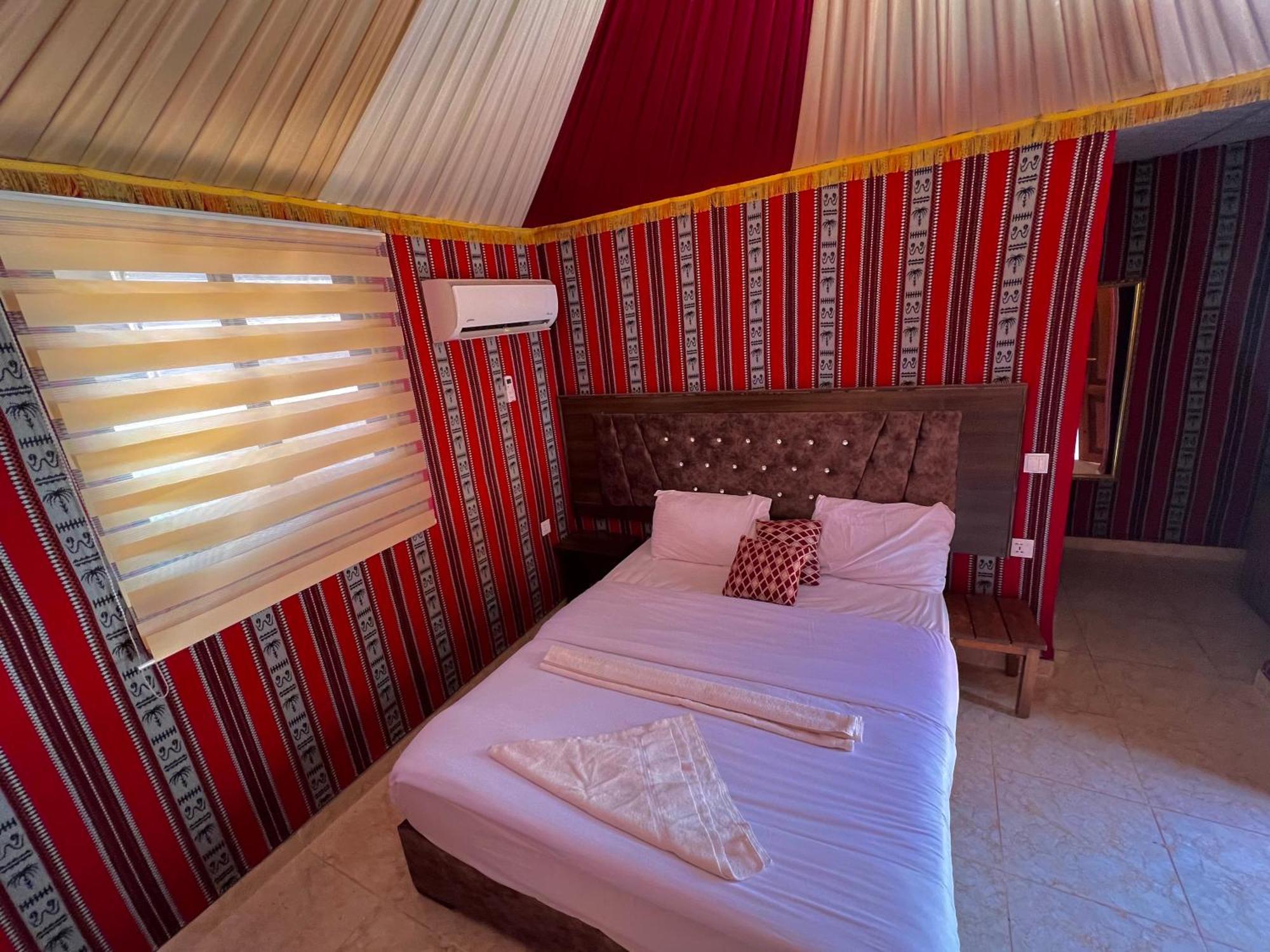 Angelina Wadi Rum Camp Extérieur photo