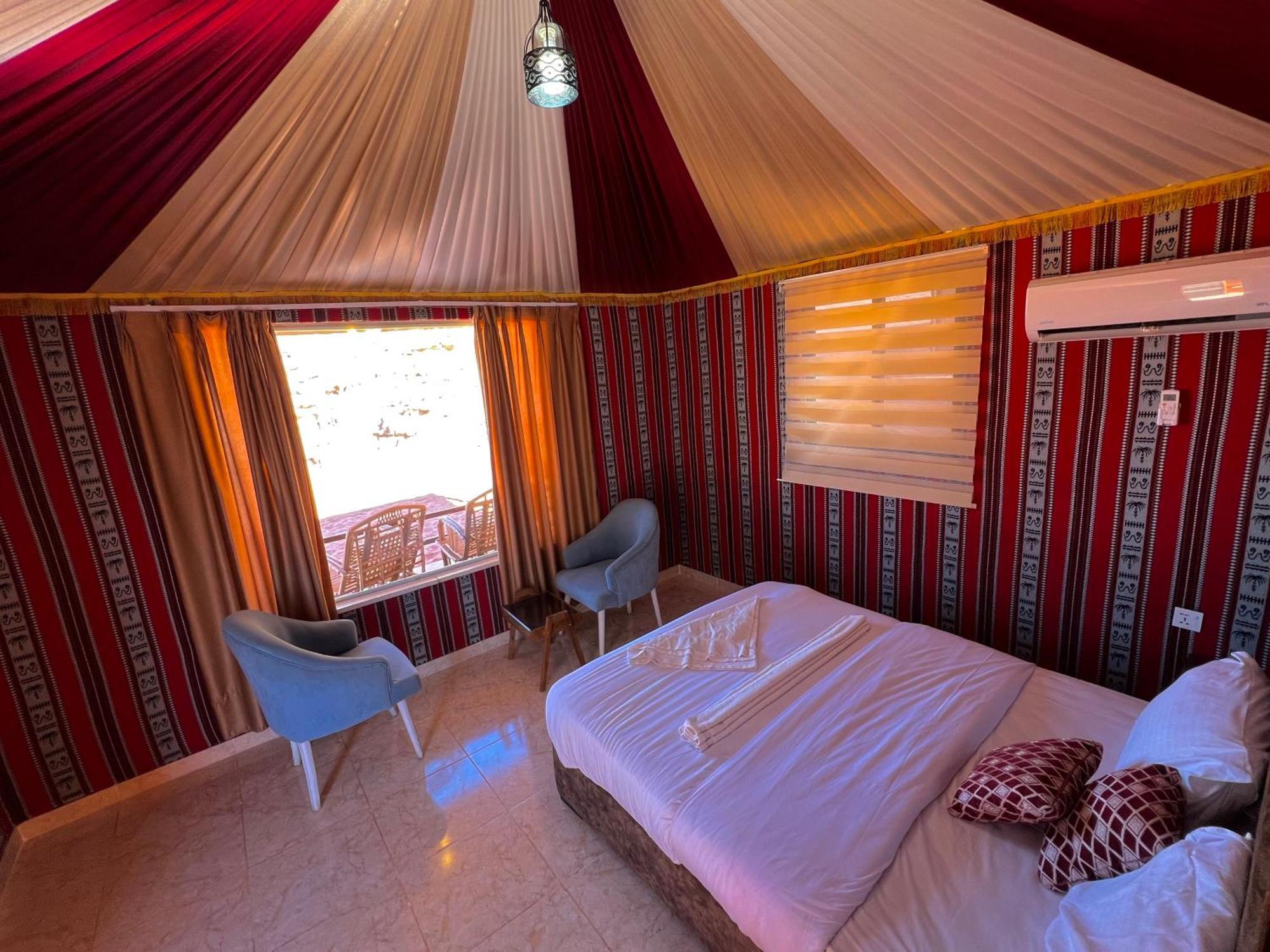 Angelina Wadi Rum Camp Extérieur photo