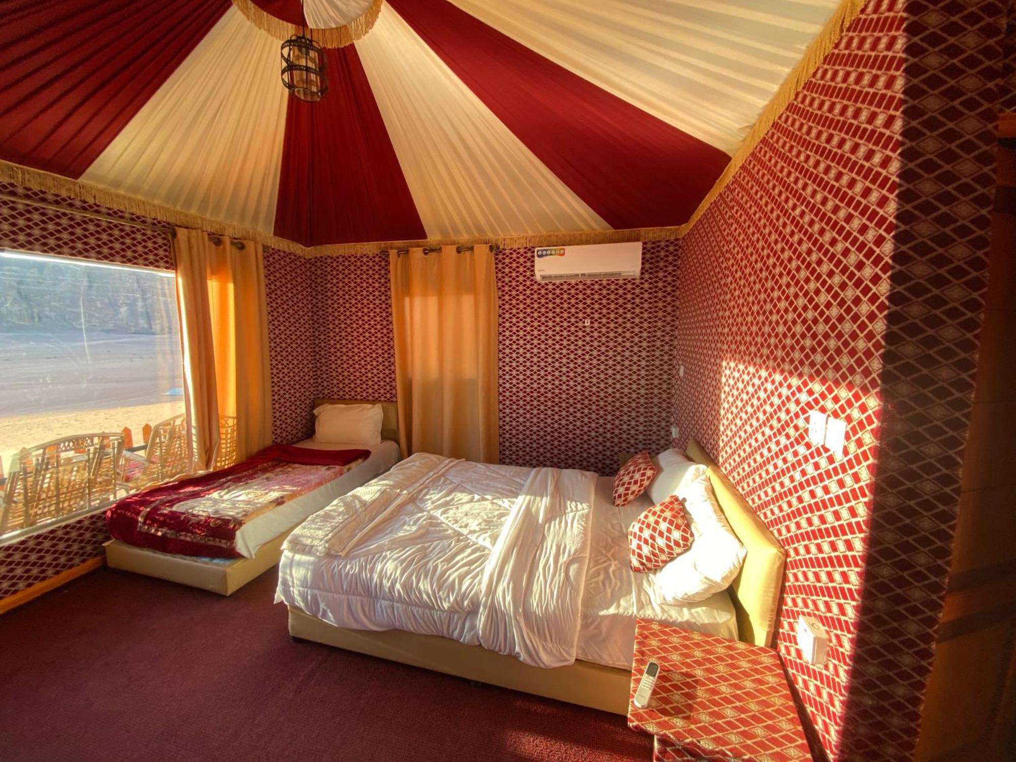Angelina Wadi Rum Camp Extérieur photo