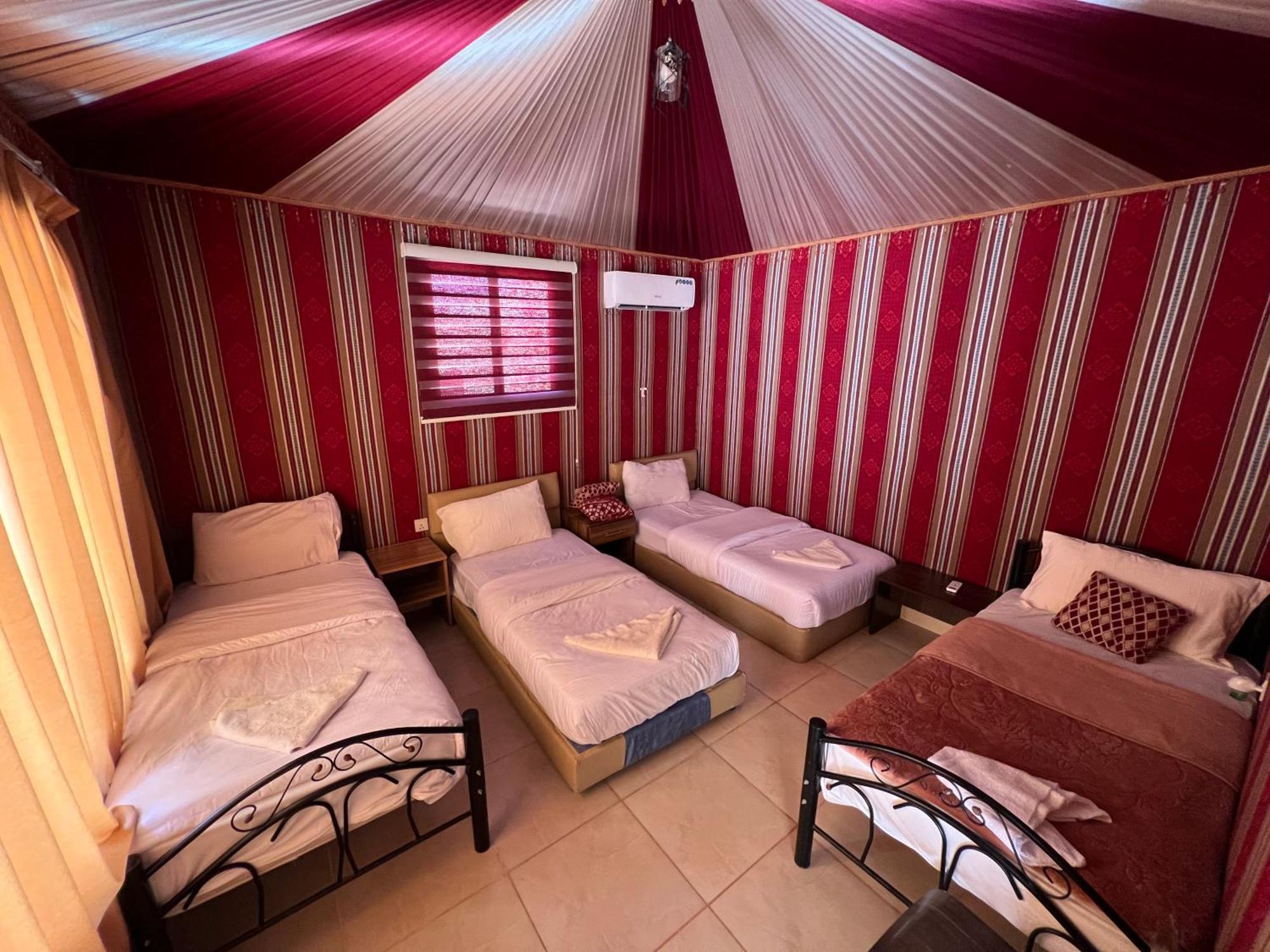 Angelina Wadi Rum Camp Extérieur photo