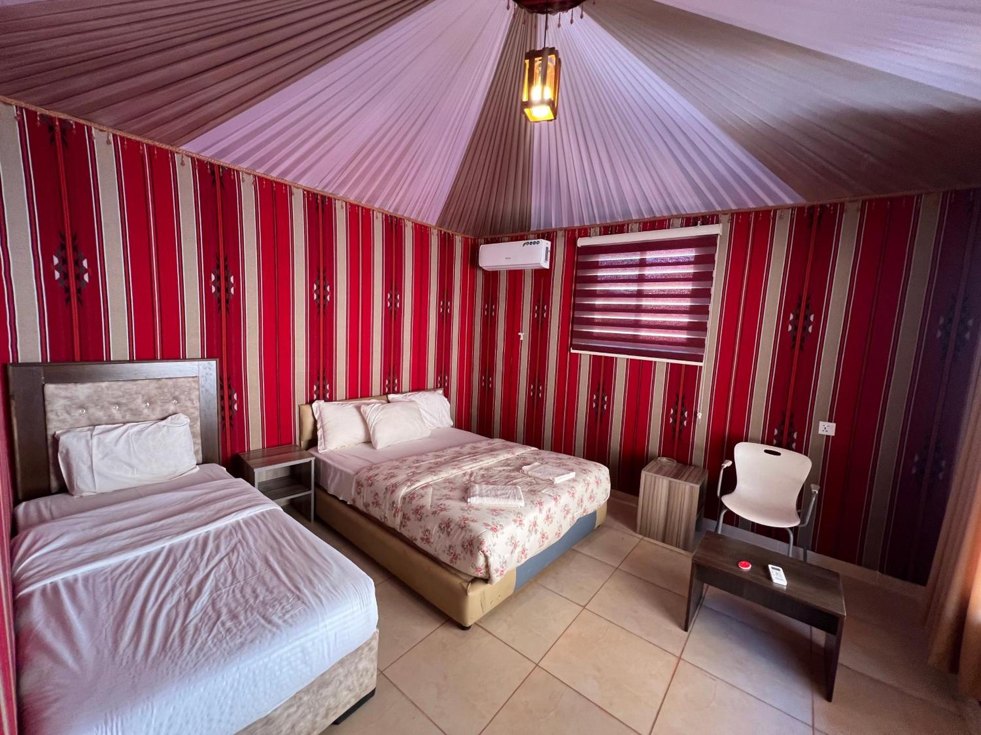 Angelina Wadi Rum Camp Extérieur photo