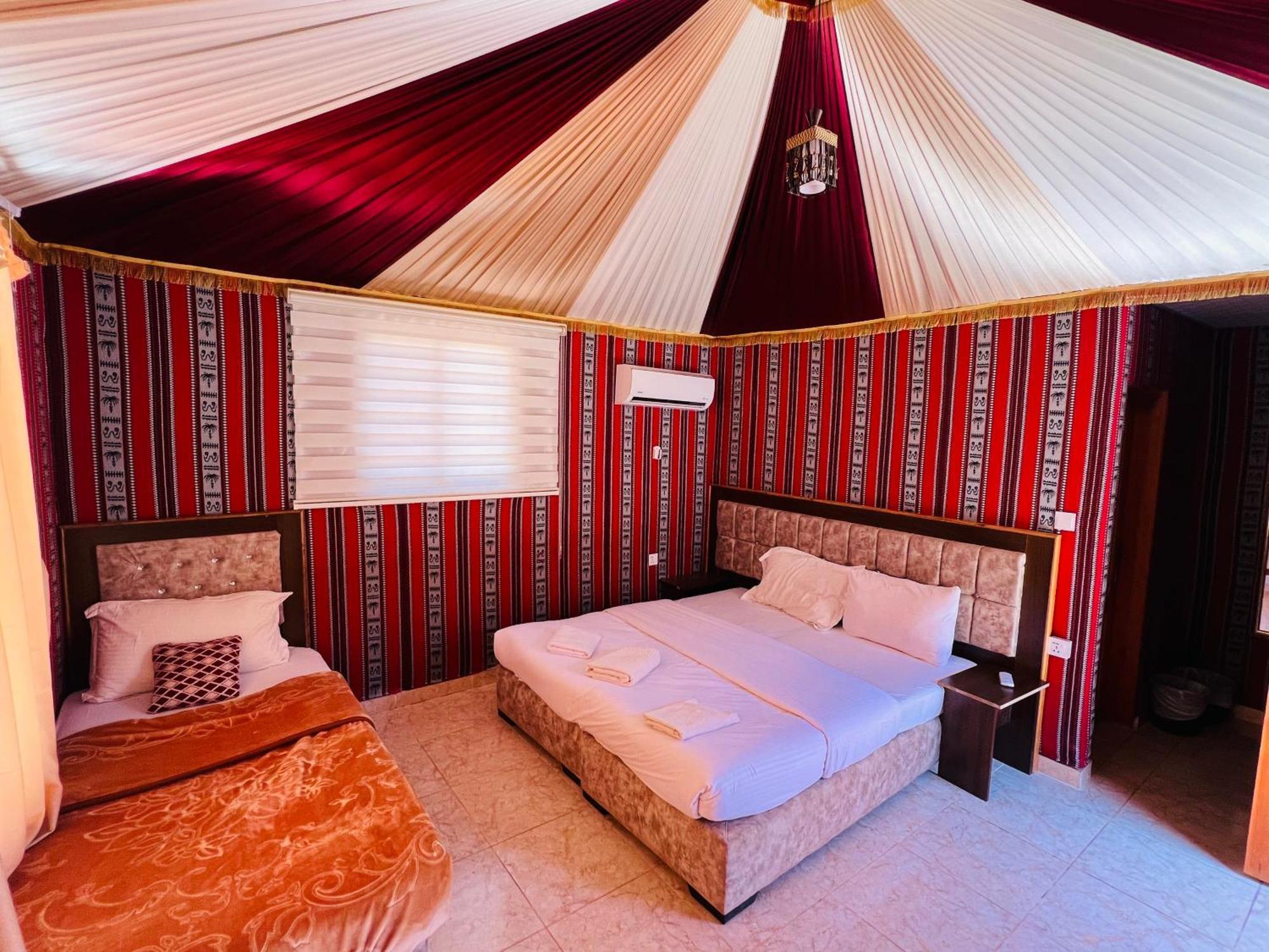 Angelina Wadi Rum Camp Extérieur photo