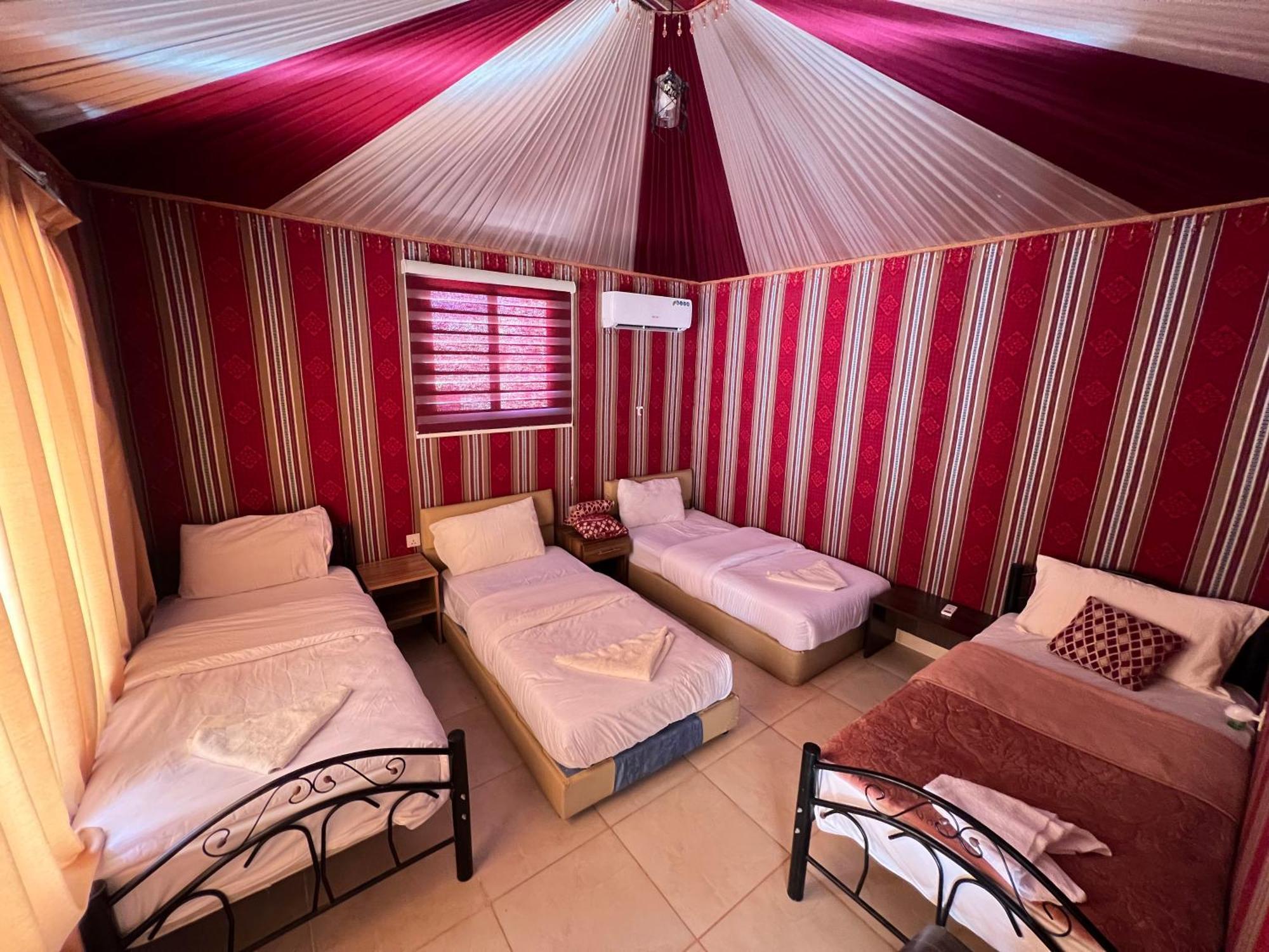Angelina Wadi Rum Camp Extérieur photo